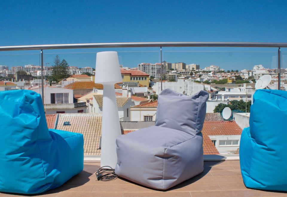 3. 톱시티 호스텔 ..