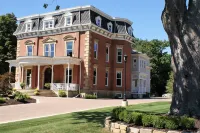 Steele Mansion Inn & Gathering Hub Hotel di 