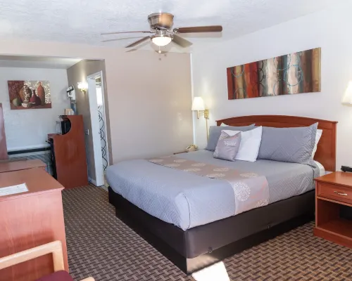 Esquire Inn فنادق في إلكو