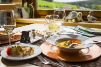 Hotel Dolomitenblick Hotels in Terento