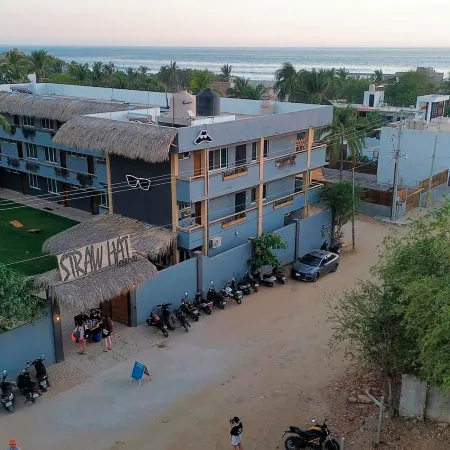 Straw Hat Surf Hostel