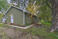 Pet-Friendly Petoskey Area Cabin, Walk to River! - Pet friendly