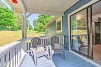 Tranquil Townville Gem with Kayaks - balcony