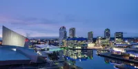 Lakeside - Central Apartment - Free Parking - Cinema Room