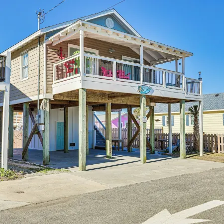 Ocean-View 'Sea Gem' Bungalow: Steps to Beach!