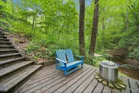 Modern, Luxurious Cabin for Two located on a Cascading Waterfall - WIFI