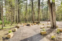 Hatfield Vacation Rental w/ Private Hot Tub! - Homestays