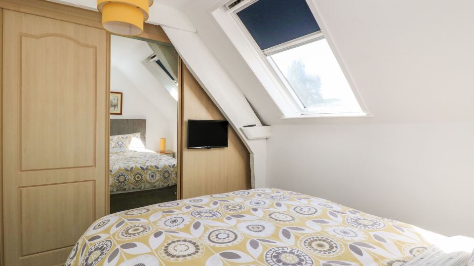 2 Rodgers Mews