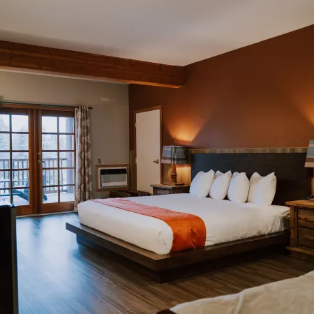 Glacier House Hotel & Resort