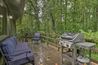 Peaceful Pisgah Forest Cottage w/ Fire Pit! - Wifi