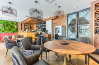 Time Boutique Hotel - Quầy bar
