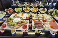 Honour Hotel - พร้อมอาหารเช้า