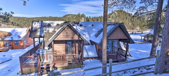 Black Hills Cabin w/ Hot Tub: 11 Mi to Mt Rushmore Hotels in Pennington County