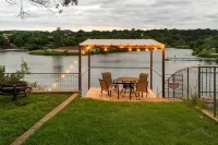 Granbury Getaway w/ Lake Views: 2 Mi to Downtown! - 3-Star