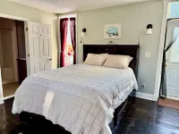 Historic Sackets Harbor Lakeside Retreat + Central Hotels in Hounsfield