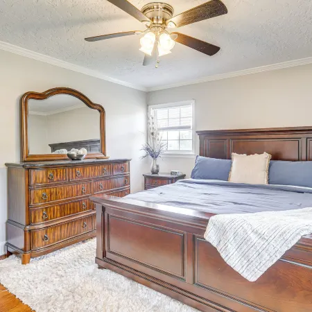 Inviting Jacksonville Home < Half Mi to University