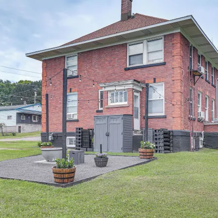 Spacious Home in Ramsay: 9 Smart TVs + Pool Table!