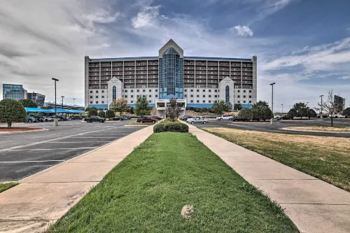 Shop & Dine: Fort Worth Condo w/ Racetrack Views! - Condos