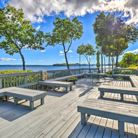 Gilford Townhome w/ Lakefront Beach & Pool Access!