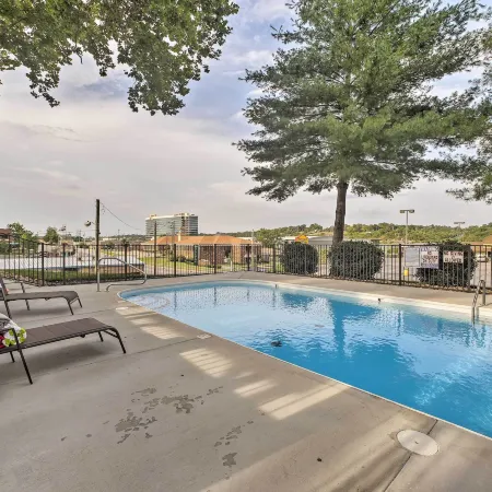 Fire Pit Access Cozy Dtwn Branson Cottage!