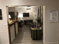 HÔTEL les Iris Hotel a Tourny