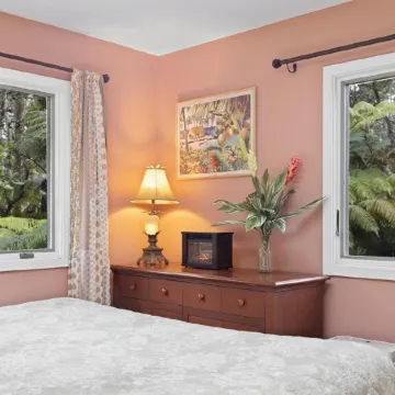 Liko Lehua Cottage in Volcano - Hot Tub & Fireplace - Mauna Loa Estates