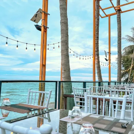Eco Cozy Beachfront Resort Chaam