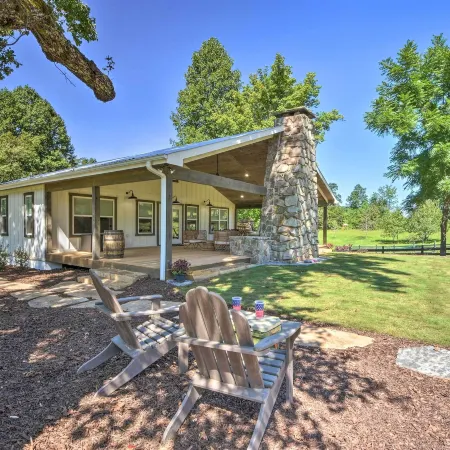 Blue Ridge Cottage Modern Solace in the Mountains