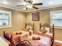 Private Hot Tub on 10 Acres: Cozy Catskill Getaway Hotels in Catskill