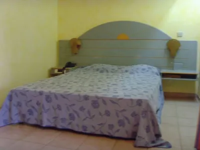 Studio 3107 sea view, beach, swimming pool by restaurant bar, park car rental Hotel in zona Grande Anse des Salines