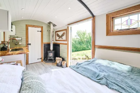 Host & Stay - Dipple Farm Cottage Отели рядом с достопримечательностью «The Burton at Bideford Art Gallery and Museum»