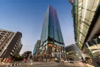 A Cozy Apt, Only a 5-min Walk to Victoria Market