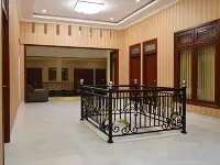 Hillside Suite Guest House Hotels in Sukun
