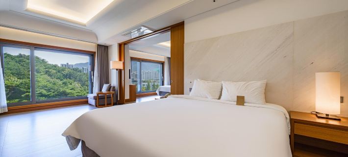 โรงแรมไพน์โกรฟ โรงแรมในกิมแฮซิ