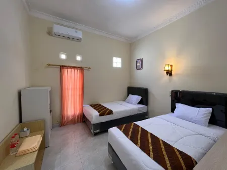 Ndalem Tirta Yogyakarta Отели в г. Danurejan