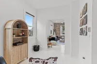 The Main St. Oasis - Heart of Downtown Madison - Steps from Shopping & Dining