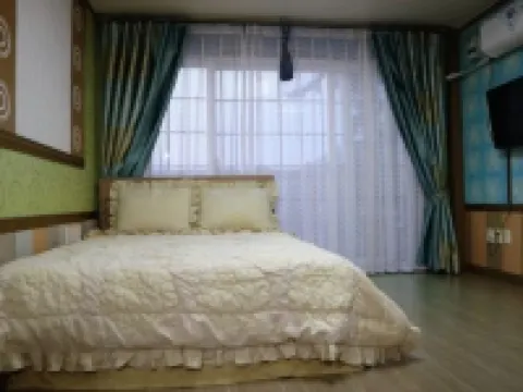 Uljin Yellow Garden Pension