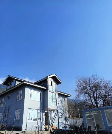 Tavisha River View Orchard Pahalgam Отели в г. Anantnag