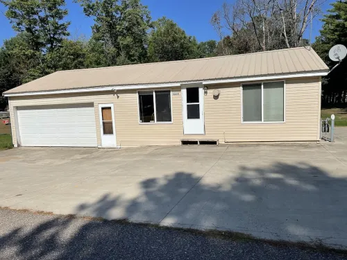 Cozy Getaway by Crooked Lake. Steps to the boat launch