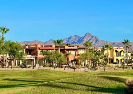 Beautiful 2 Bed, 2 Bath Casa Steps From The Beach & Pools In Loreto Bay