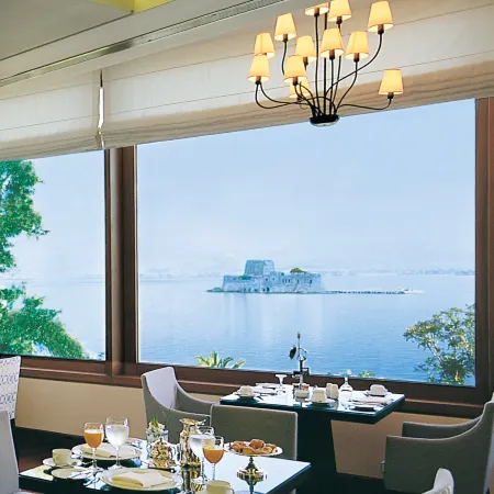 Amphitryon Hotel