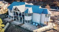 Gorgeous Views Spacious Lakefront Multifamily Fun Hotels in 