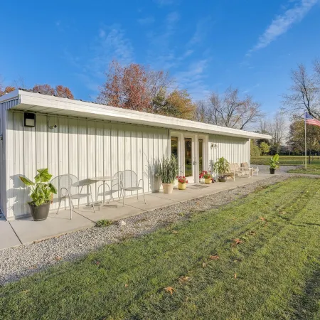 5 Mi to St Joseph River: Apartment w/ Fire Pit!
