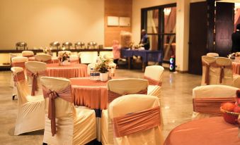 Yashshree Sanderling Mall Road