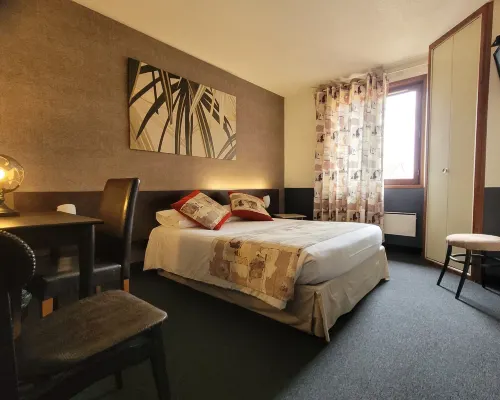 Logis Hôtel le Merle Blanc Hotels in Digoin
