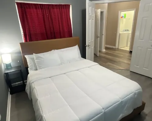 3-bedroom townhome in tranquil Delmar with WiFi, AC. Relax and unwind Hotels in Delmar