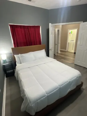 3-bedroom townhome in tranquil Delmar with WiFi, AC. Relax and unwind