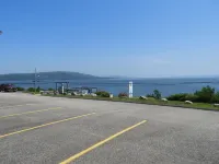 Admiral Digby Inn Restaurant and Cottages - parking