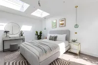 Leyton Private House with Garden and Small Terrace Hotels in 