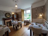 Anton Guest House Bed and Breakfast - parking